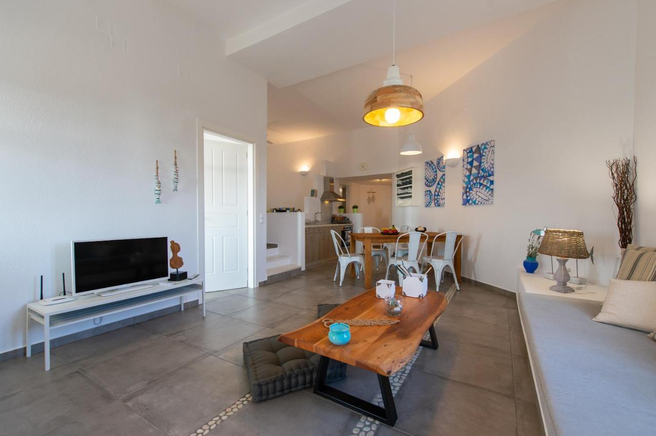 Grey House Villa Exámbela Dış mekan fotoğraf