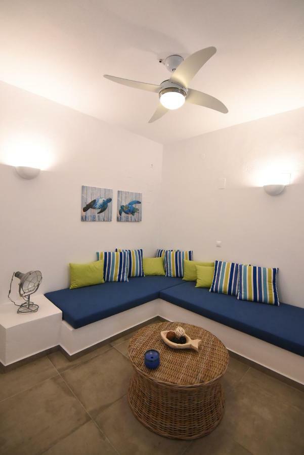 Grey House Villa Exámbela Dış mekan fotoğraf